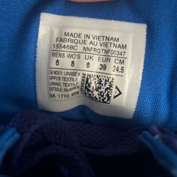 Low Top Converse - Picture 3 of 3